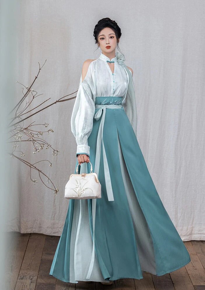 Classic Mid-Length Silk Qipao:A Blend of Elegance and Comfort Classic Mid-Length Silk Qipao:A Blend of Elegance and Comfort