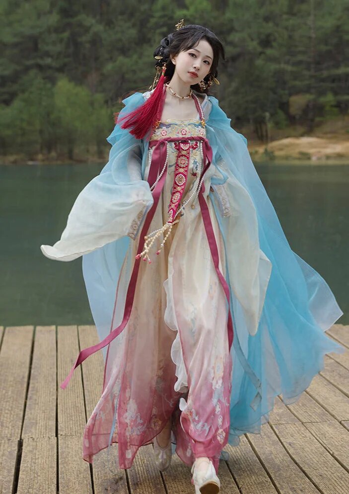 Daily Headwear to Complete the Cheongsam with a Horseface Skirt