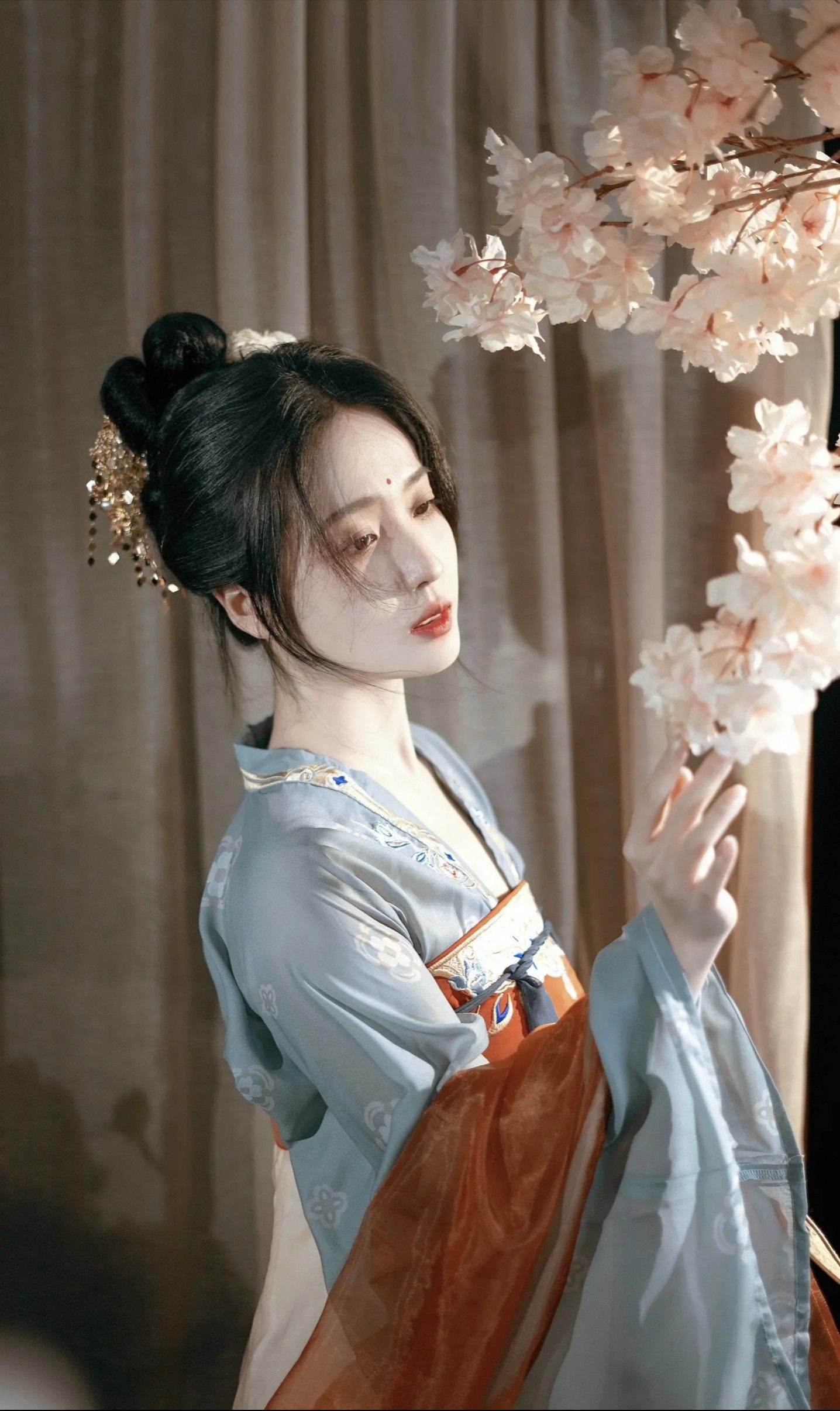 The Classic Cheongsam Dance Top:A Blend of Tradition and Elegance The Classic Cheongsam Dance Top:A Blend of Tradition and Elegance