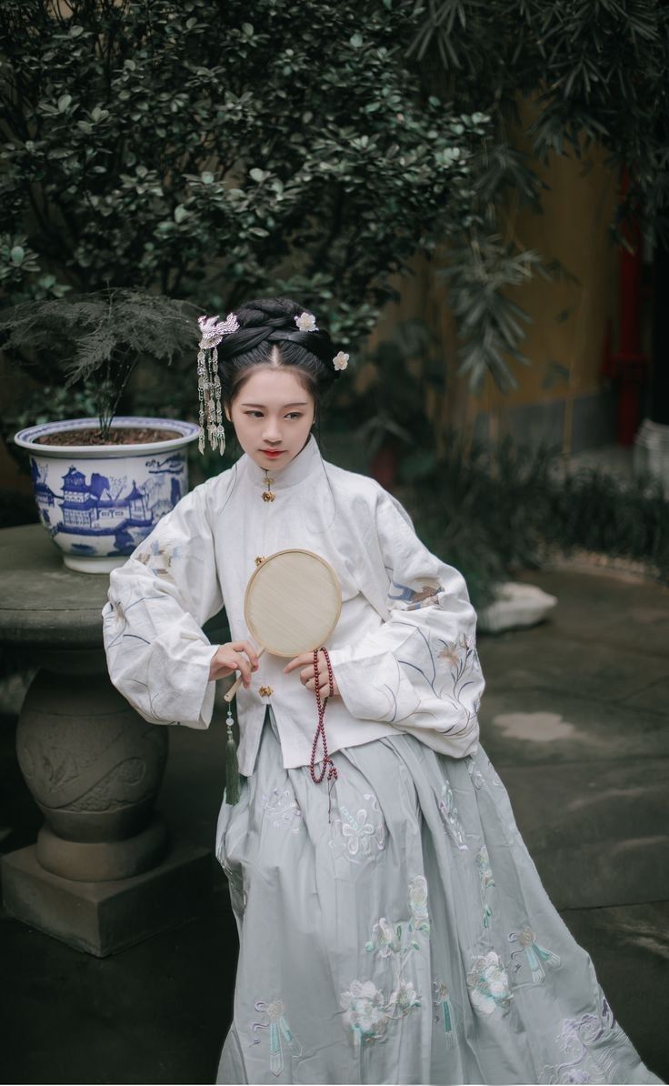Green Sash and Traditional Chinese Hanfu:A Blend of Fashion and Heritage Green Sash and Traditional Chinese Hanfu:A Blend of Fashion and Heritage