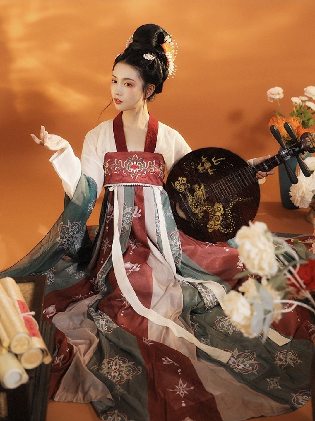 The Rise of Petite Hanfu Fashion for Adult Women:Embracing the Charm of Traditional Chinese Attire