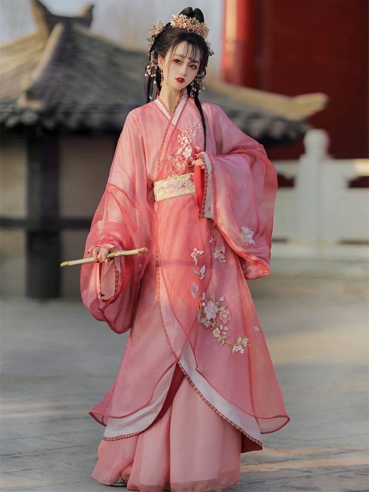 The Enchanting Beauty of Hanfus Phoenix Crown:A Glimpse into Traditional Chinese Splendor