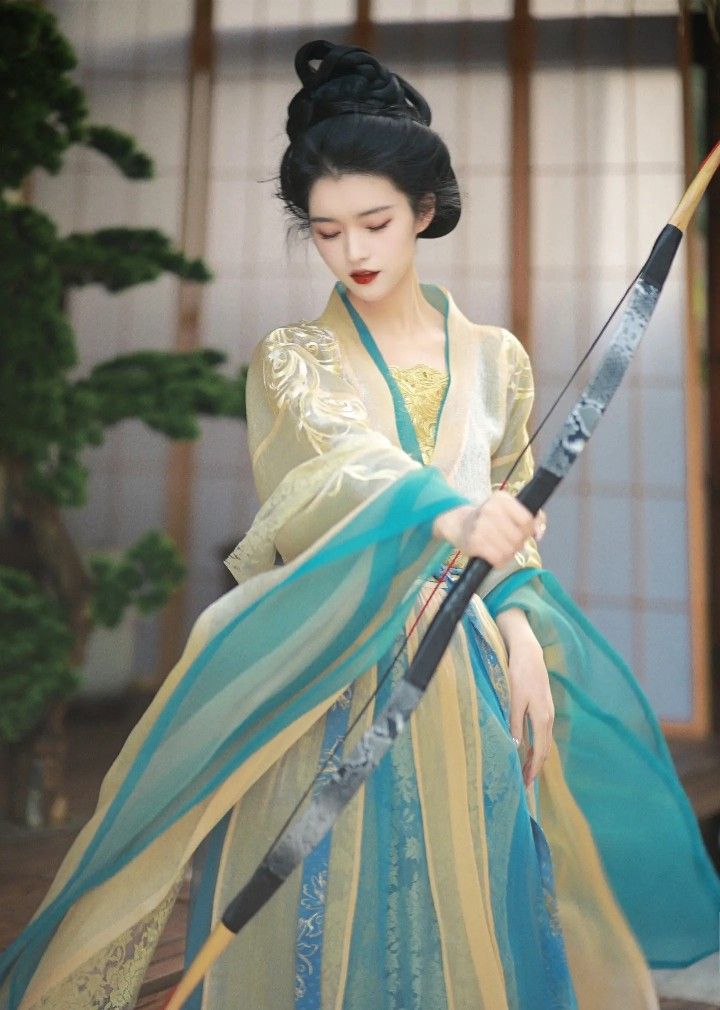 Classic Round-neck Cheongsam for Girls:Embracing the Elegance of Traditional Chinese Fashion Classic Round-neck Cheongsam for Girls:Embracing the Elegance of Traditional Chinese Fashion