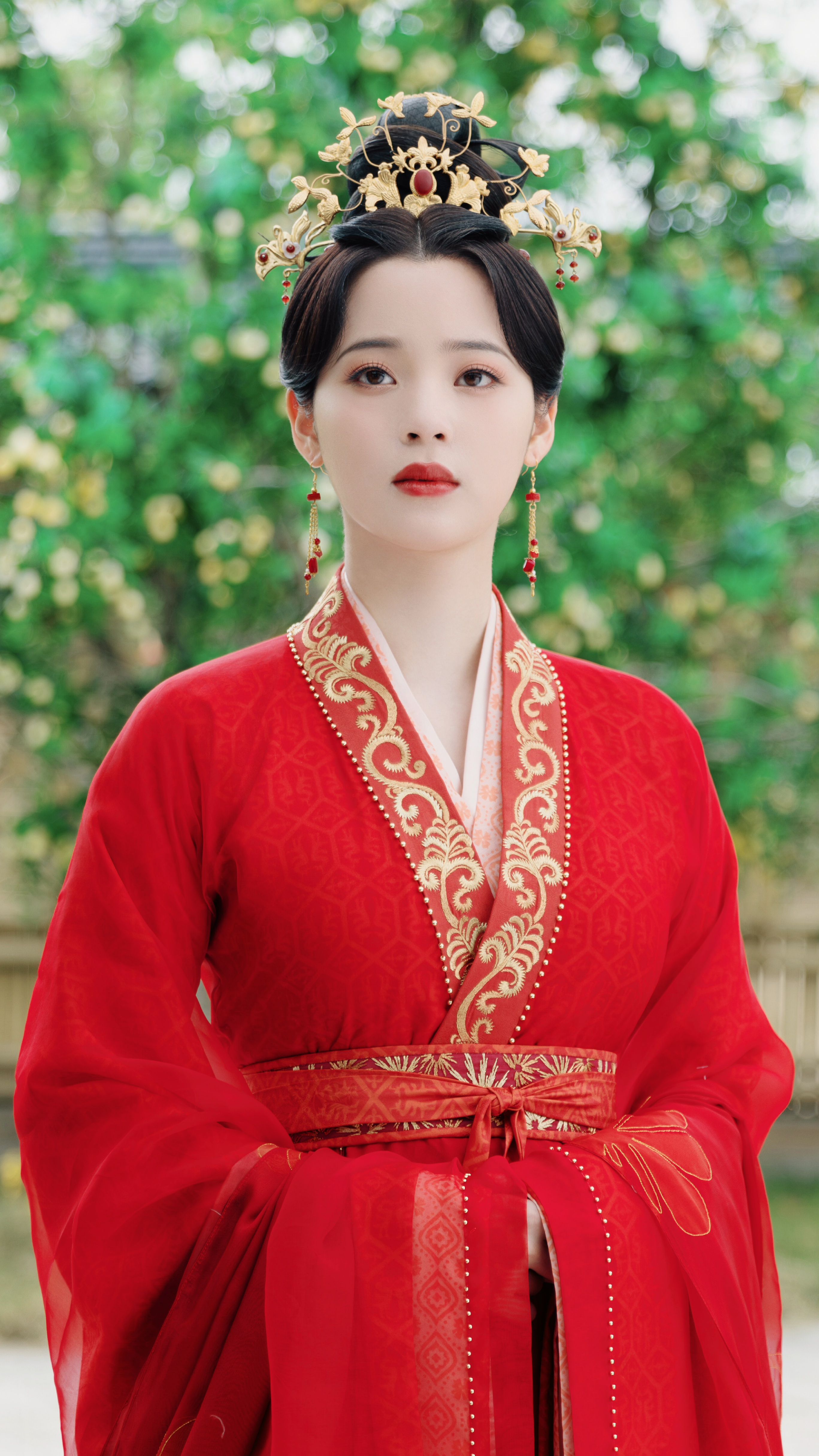 Embracing the Past:The Elegance of Hairpins in Girls Hanfu Fashion