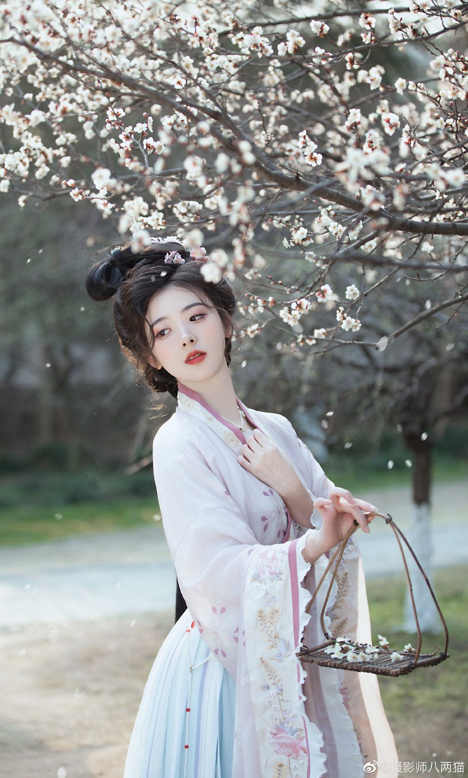 Plus Size Cheongsam for Summer:Comfort and Style in Oversized Versions
