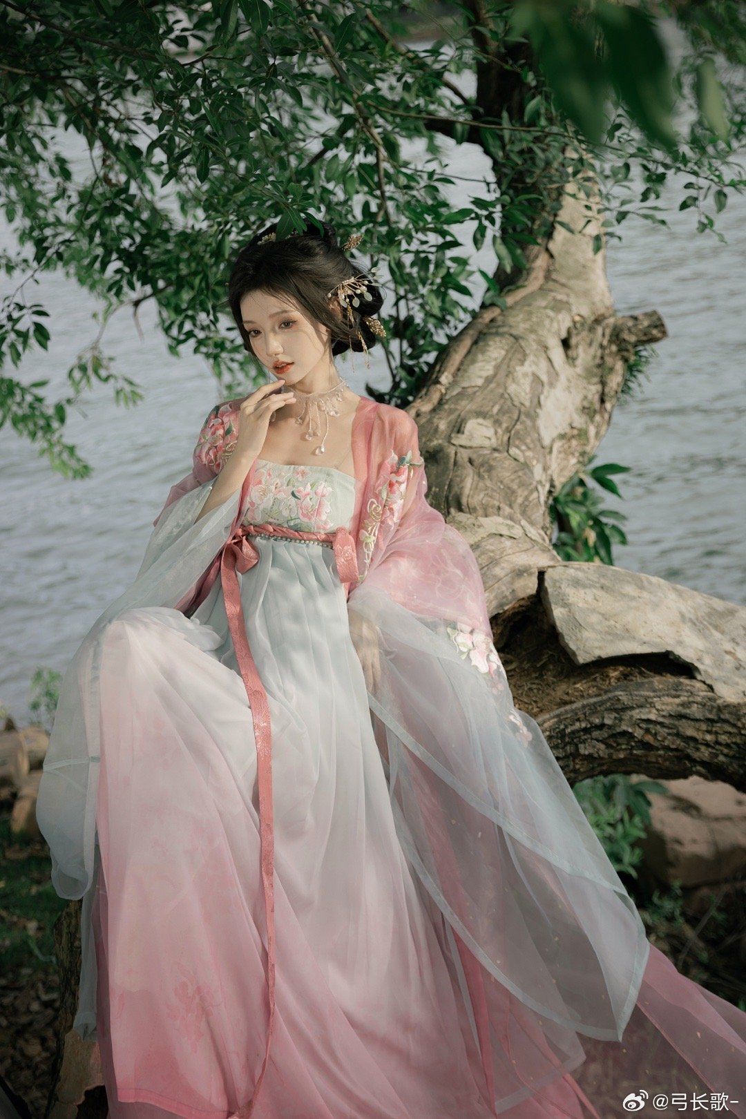 Winter in Hanfu Qipao:The Traditional Chinese Elegance