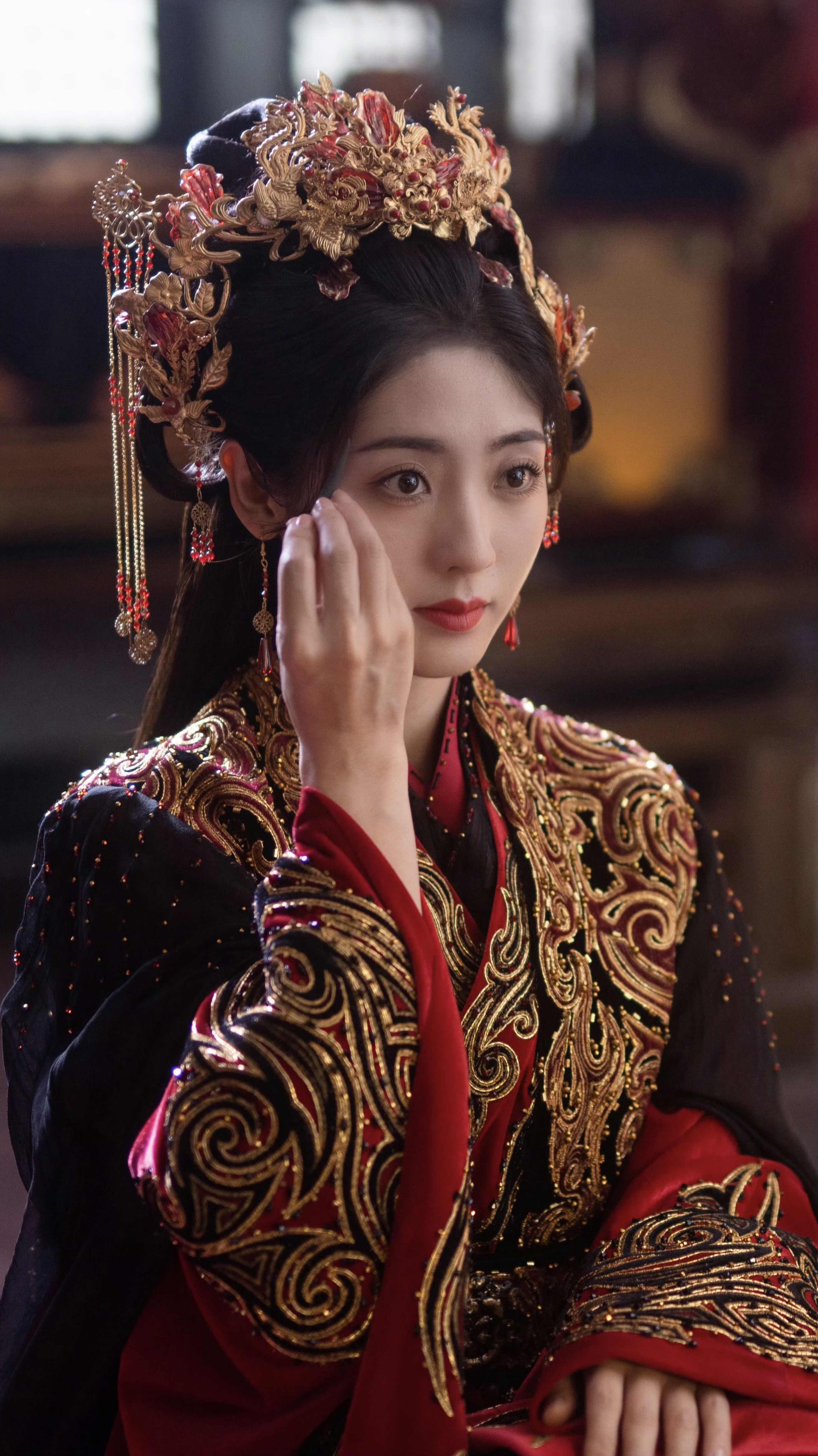 Reinventing Qipao for the Petite:The Evolution of Xiangyunsha