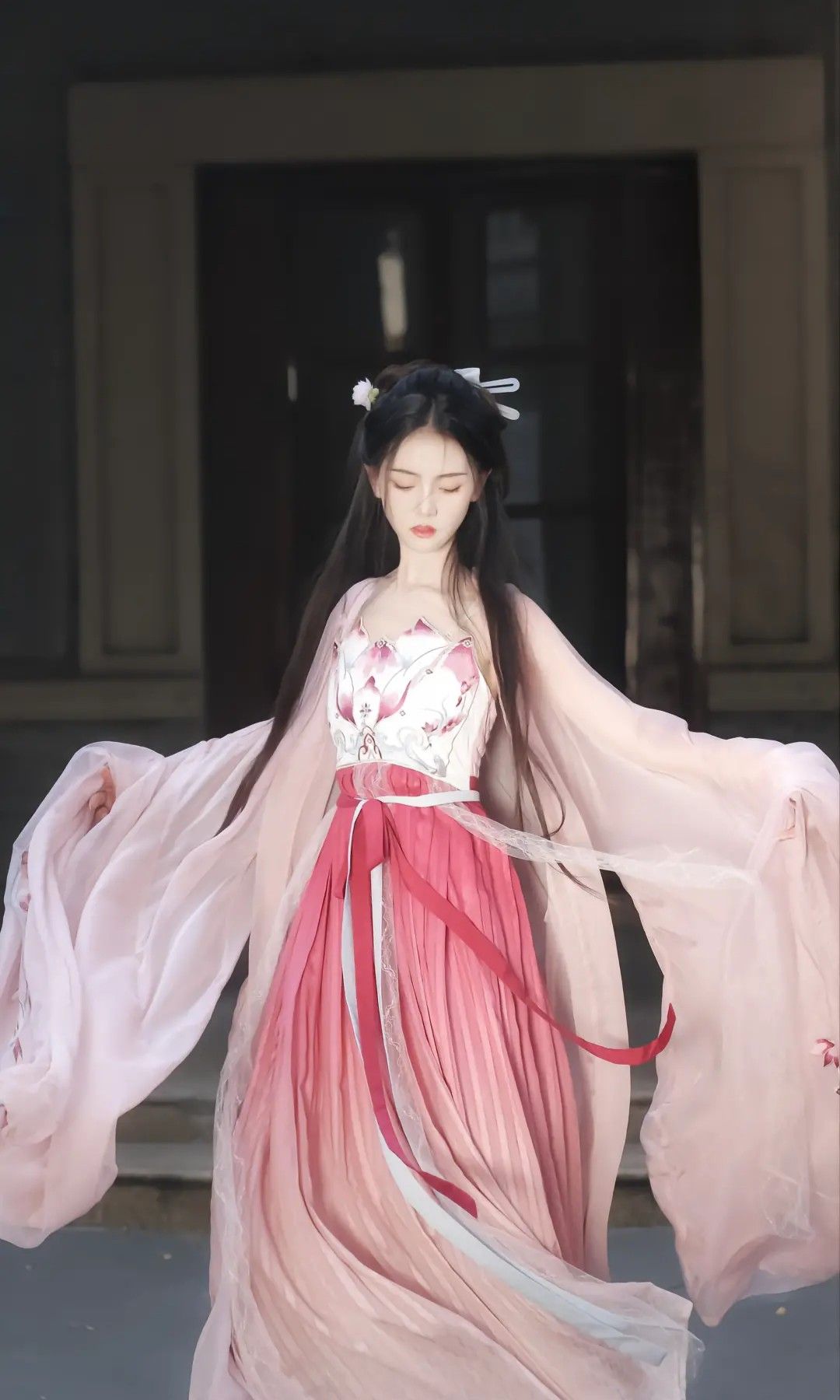 Traditional Hanfu Wedding:The Story of the Bride and Groom Traditional Hanfu Wedding:The Story of the Bride and Groom