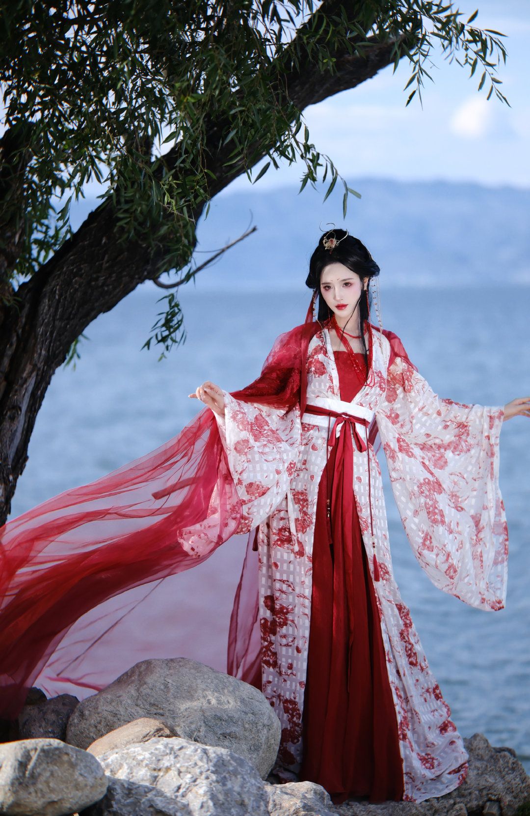 Winter Fashion for Girls:Traditional Chinese Hanfu Costumes in Vogue
