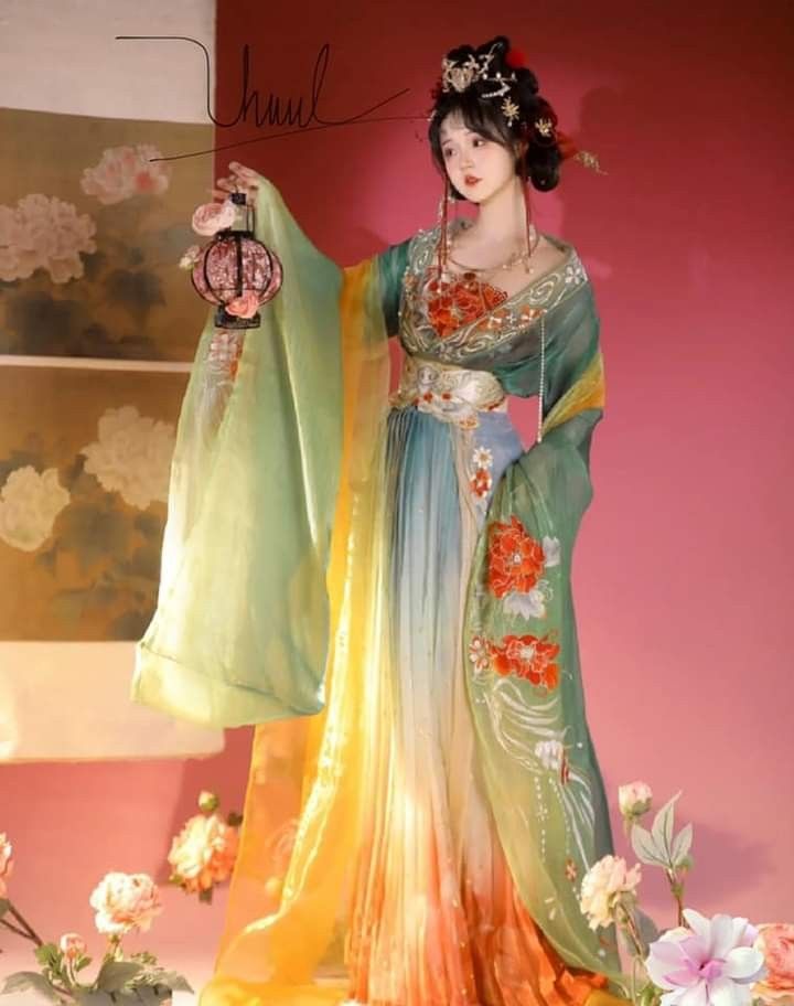 The Story of Lushan Qipao:A Tale of Tradition and Innovation