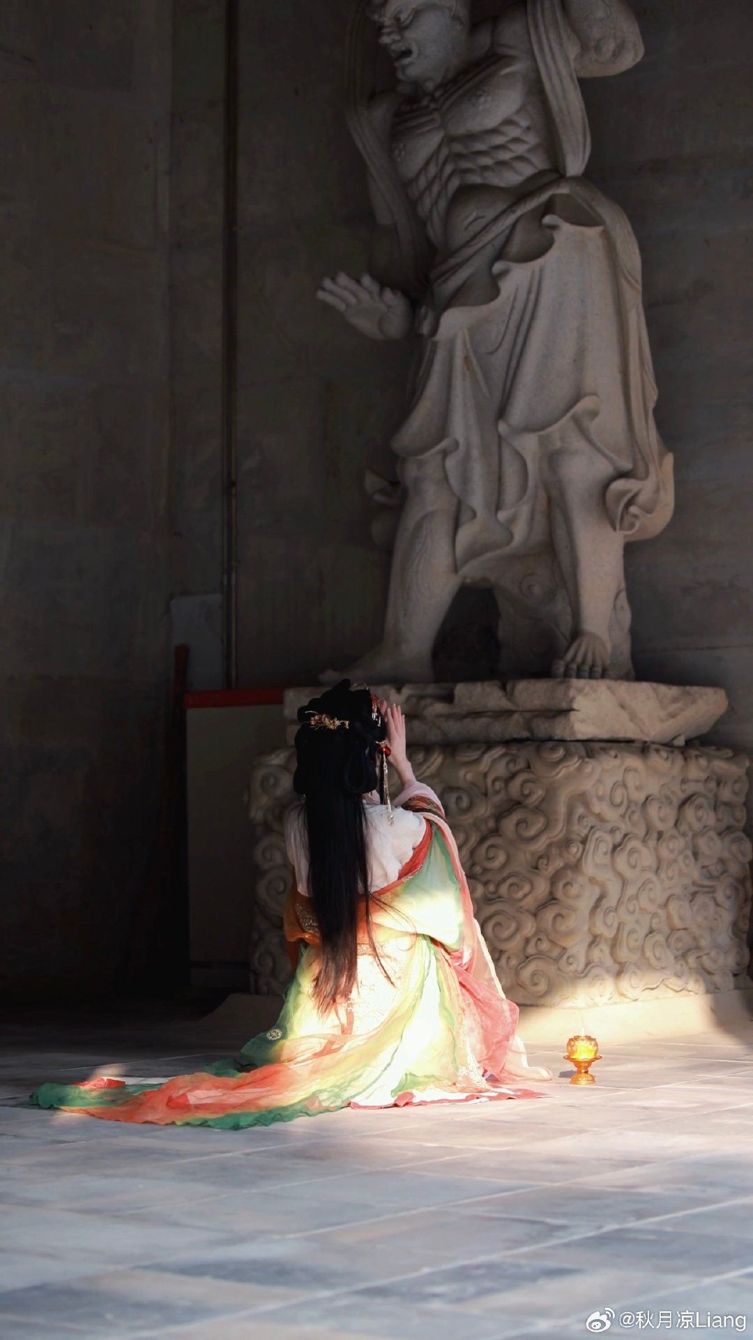 Elegance in Simplicity:The Allure of Unadorned Suma Skirt