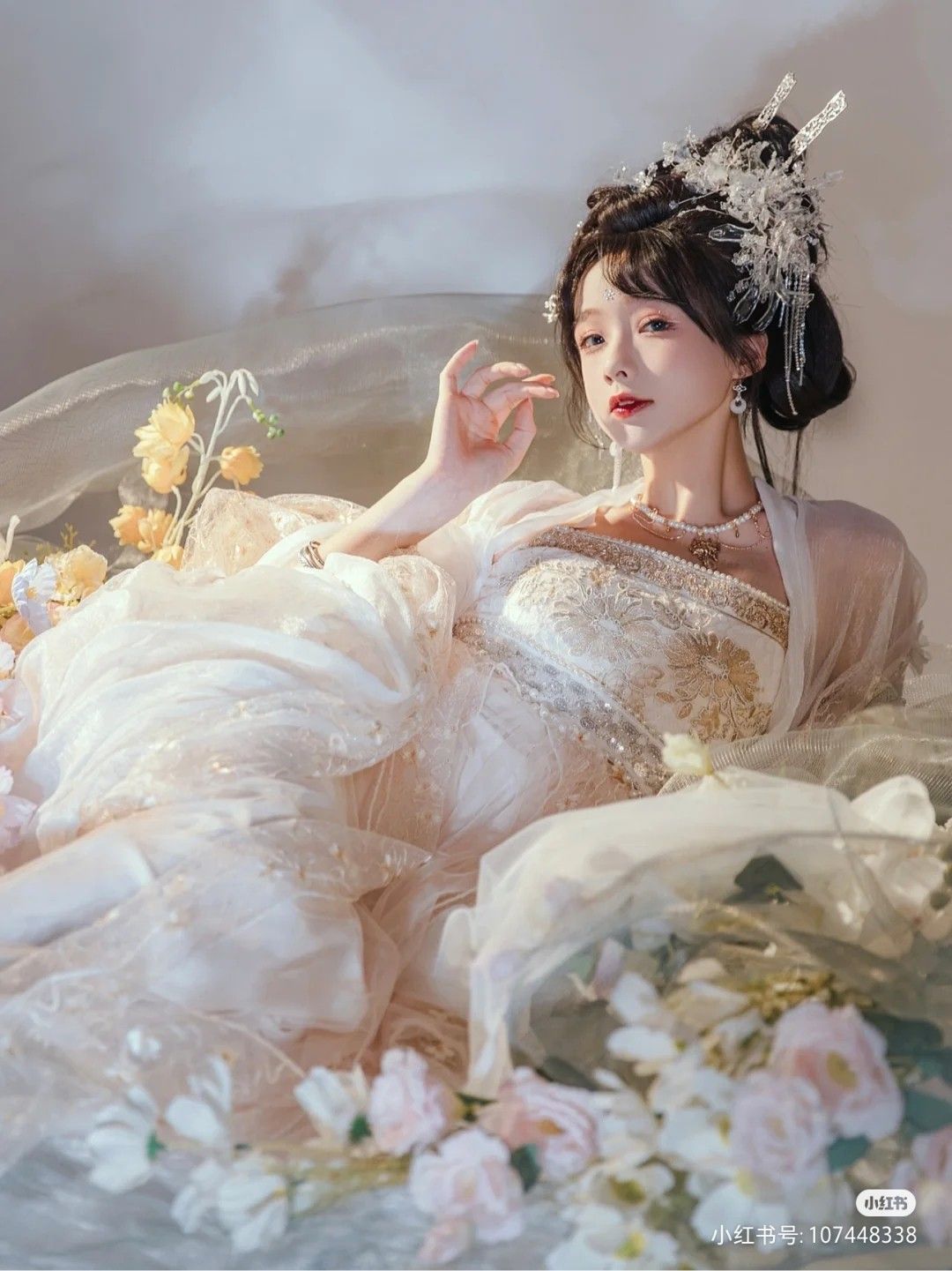 The Evolution of Shoes in the Hanfu Attire of the Wei and Jin Dynasties The Evolution of Shoes in the Hanfu Attire of the Wei and Jin Dynasties