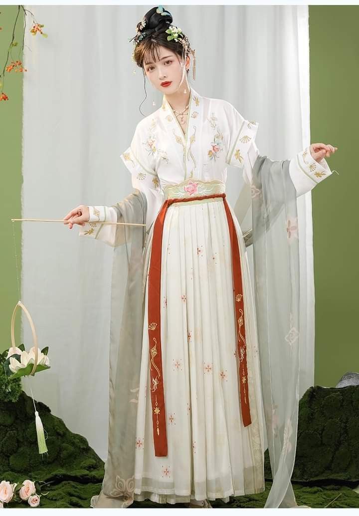 The Charm of Cheongsam-Inspired Collarless Mid-Length Dress
