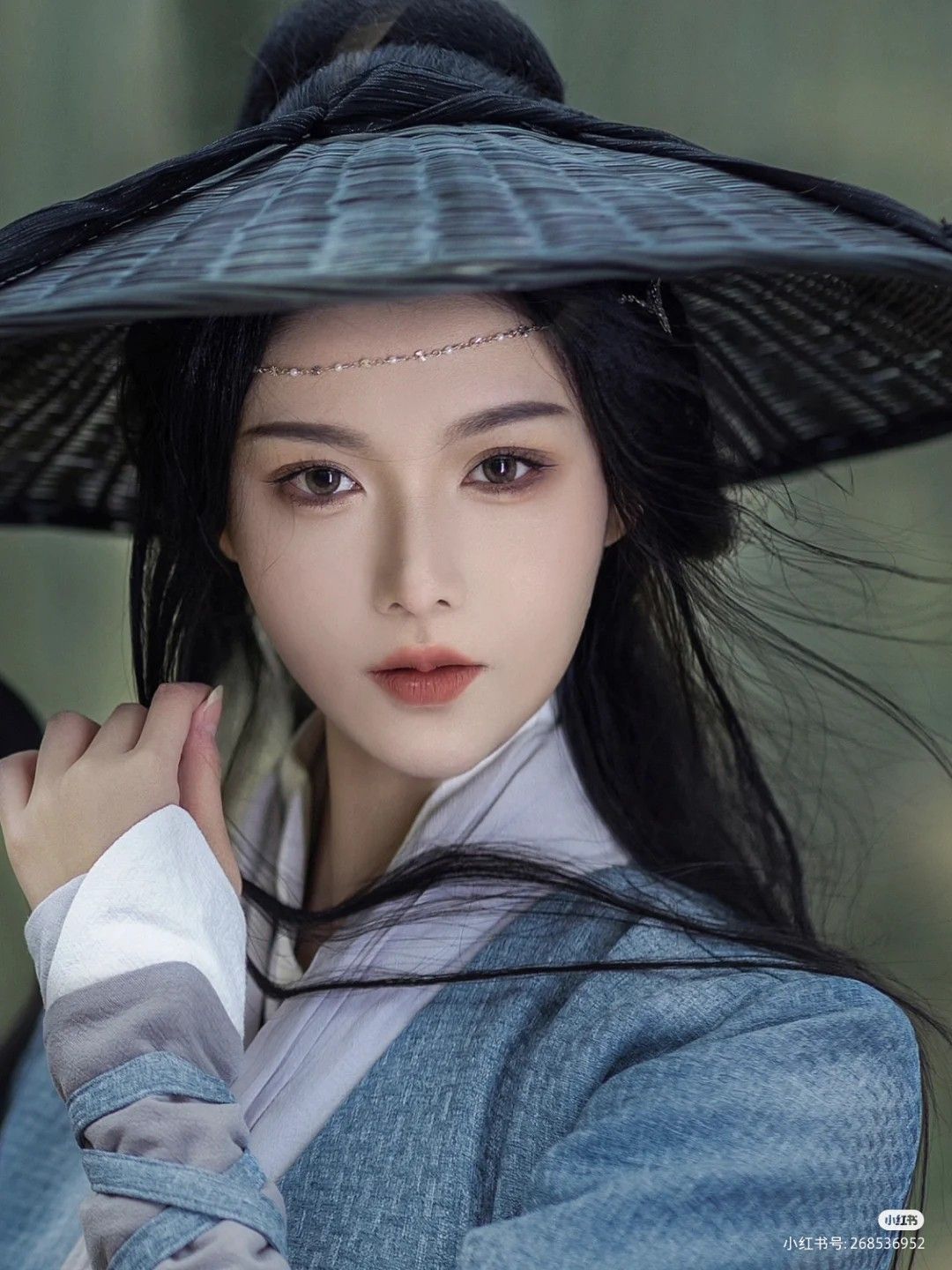 Traditional Childrens Hanfu Costumes for Girls:A Journey into the Elegance of Eastern Fashion