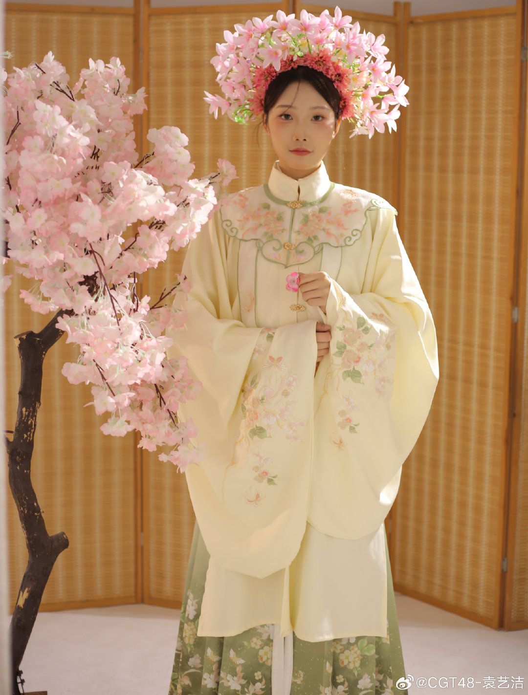 The Charm of Cheongsam-Style Short-Sleeve Tops The Charm of Cheongsam-Style Short-Sleeve Tops