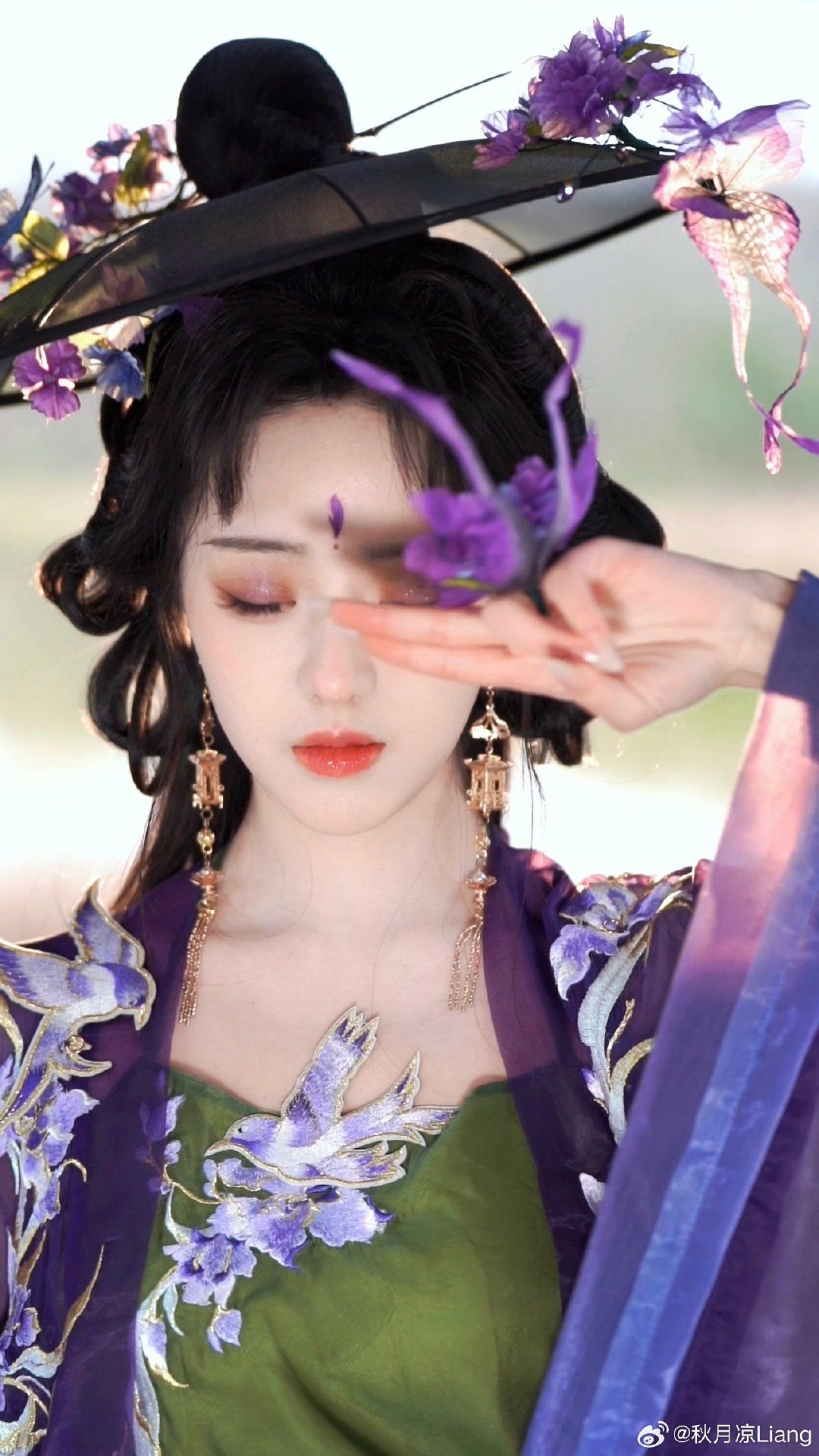Hanfu Fashion for Adults:Exploring the Trend of Traditional Chinese Clothing at Age 30 Hanfu Fashion for Adults:Exploring the Trend of Traditional Chinese Clothing at Age 30