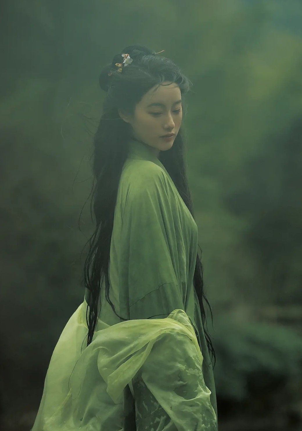 Exclusive 2024 Qipao Collection:High-End Stylish Winter Fashion with Elegant Body-Conscious Design