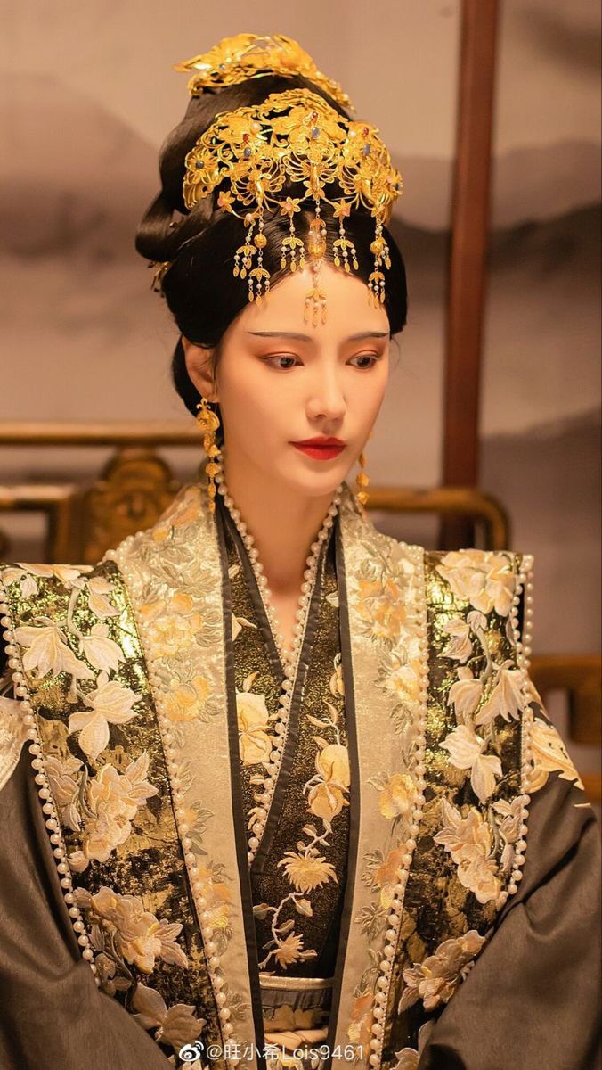 Vintage Cheongsam Dress:Embracing the Ethnic Charm of Traditional Beauty