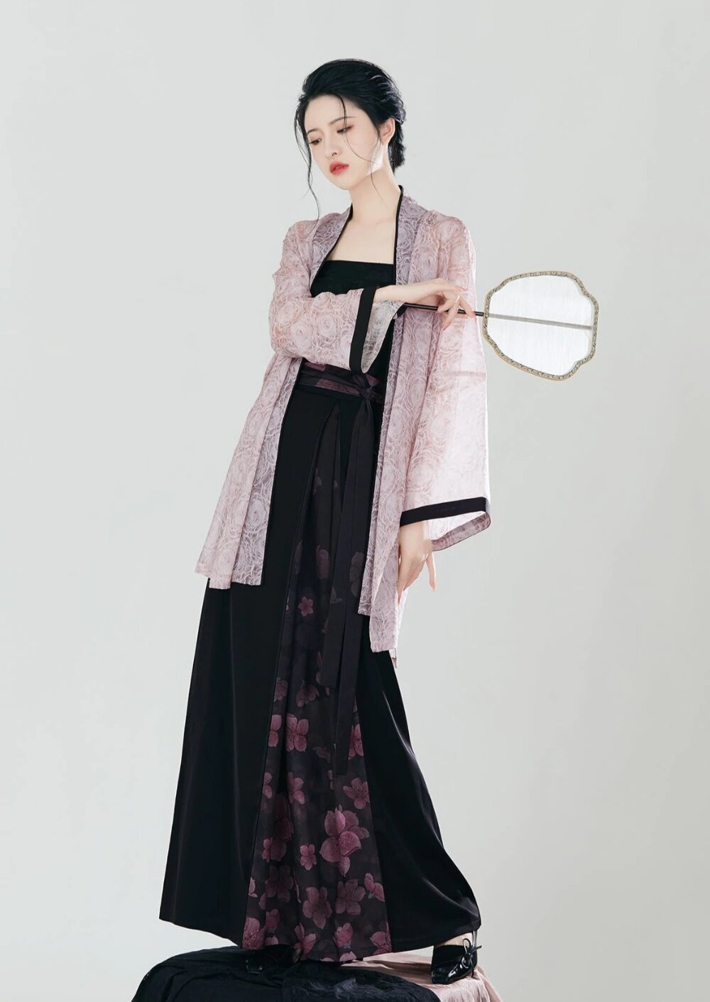 Chinese-Style Womens Clothing and Childrens Hanfu Fashion Chinese-Style Womens Clothing and Childrens Hanfu Fashion