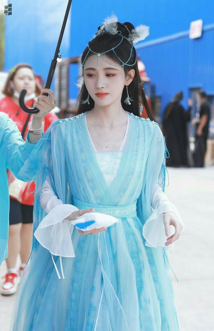 Summer Style with Qipao Cheongsam:Over-the-Knee Skirt Elegance