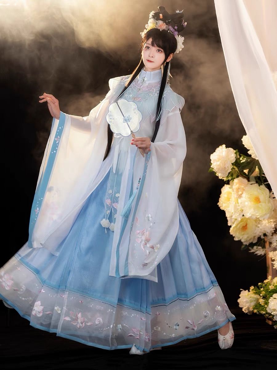 Ancient Elegance in Modern Times:The Charm of Traditional Chinese Hanfu for Children