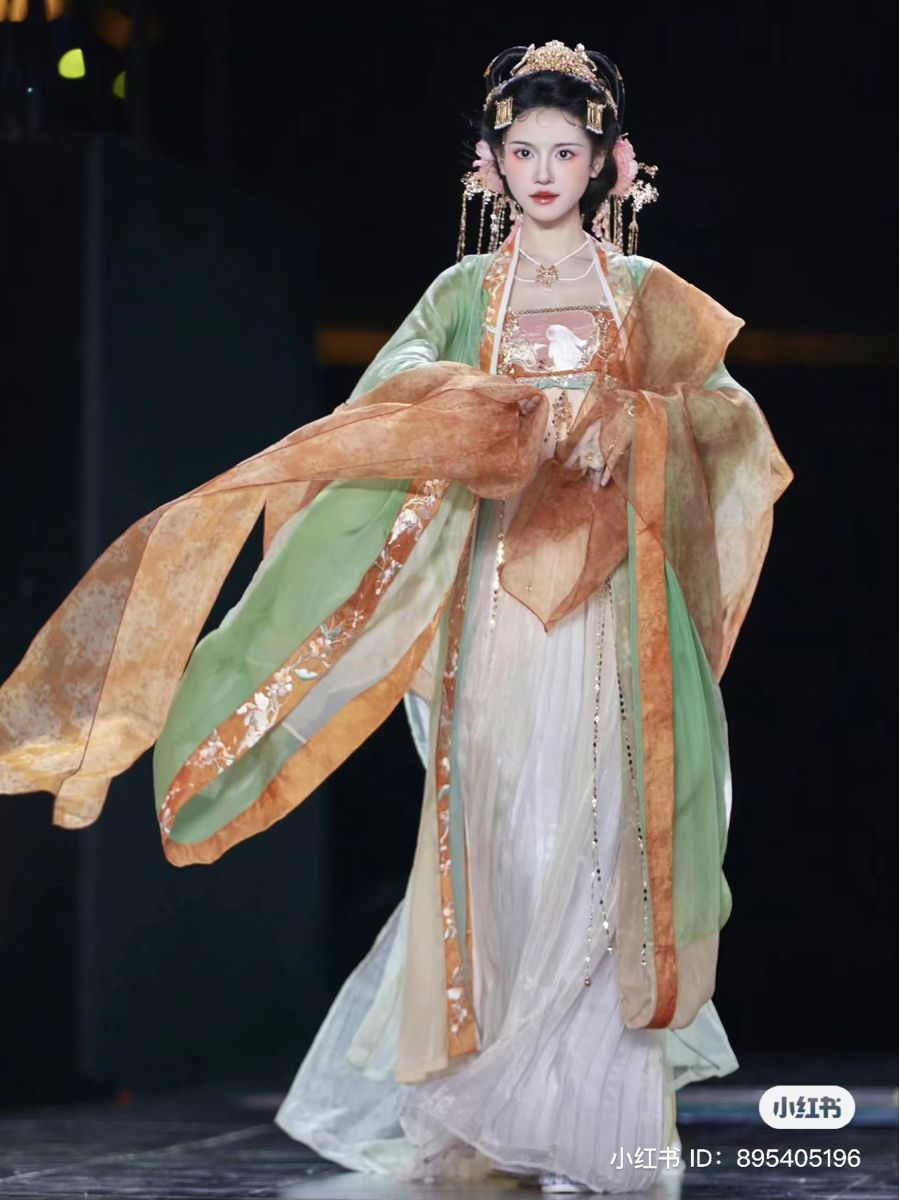 Quipao:The Sweet and Chic Charm of Cheongsam Fashion