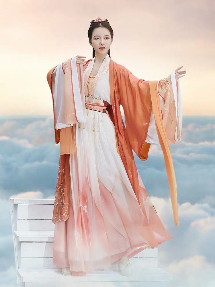 Exploring the New Chinese-Style Hanfu for Young Girls:A Cultural Journey