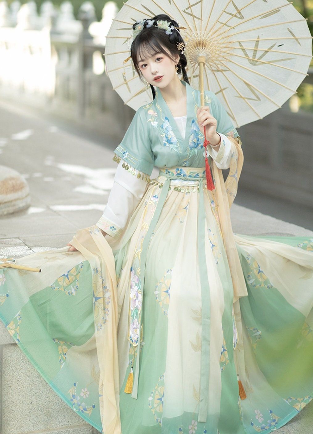 The Cheongsam Princess:A Traditional New Years Greeting Attire