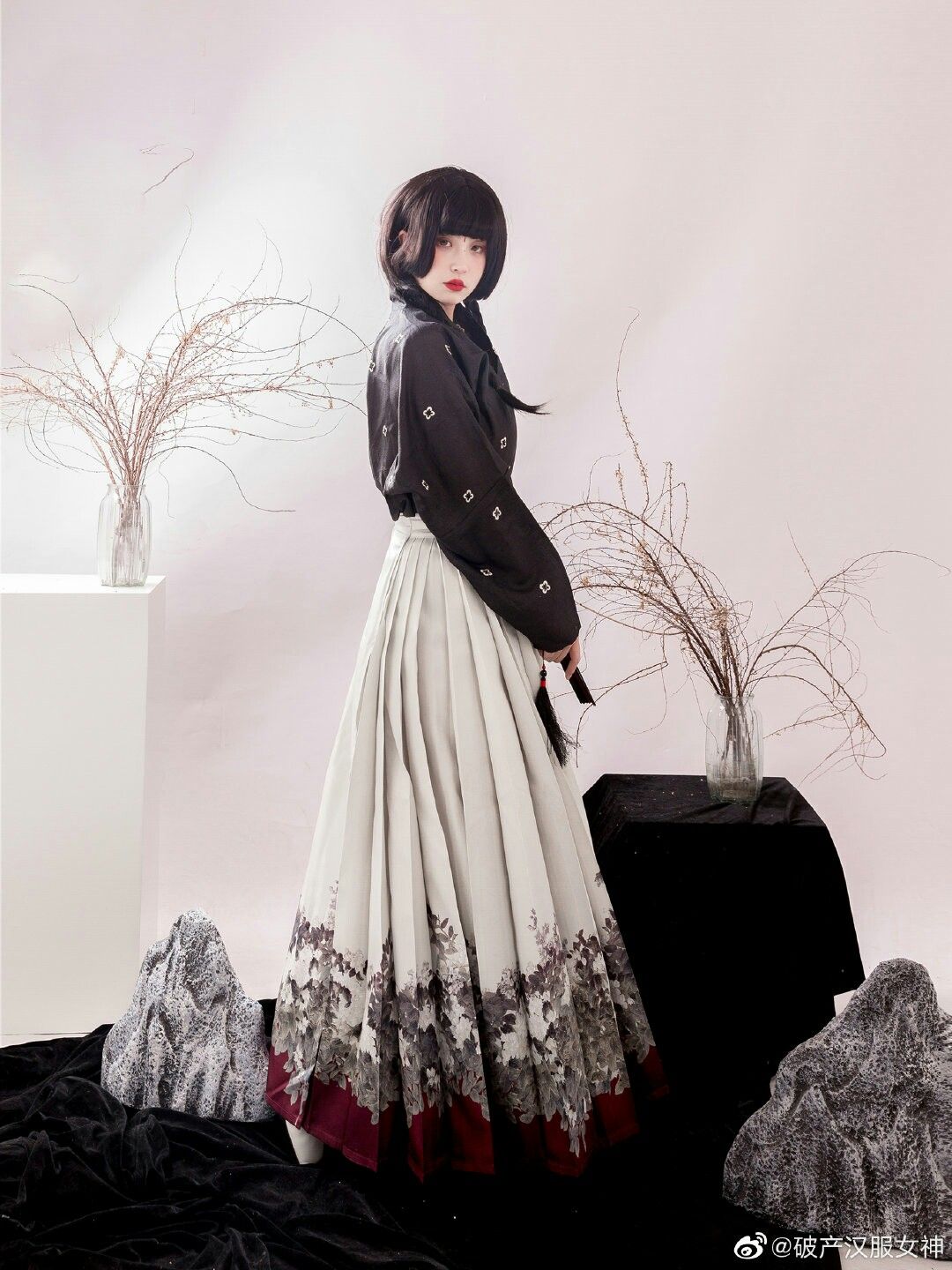 Winter Celebration:A Girls Hanfu Traditional拜年服