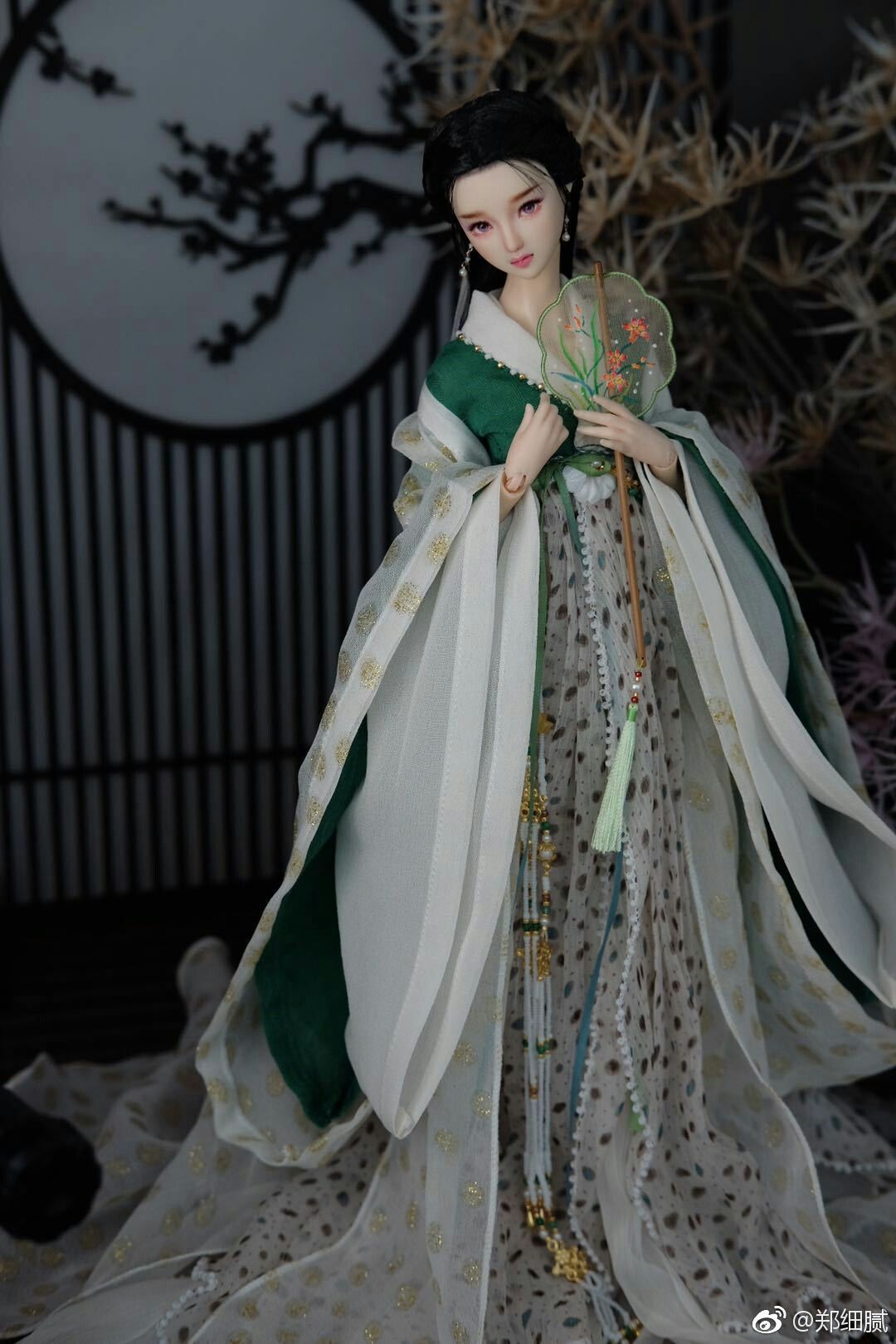 Vintage Tangzhuang Hanfu Fashion for Women:Embracing Traditional Elegance