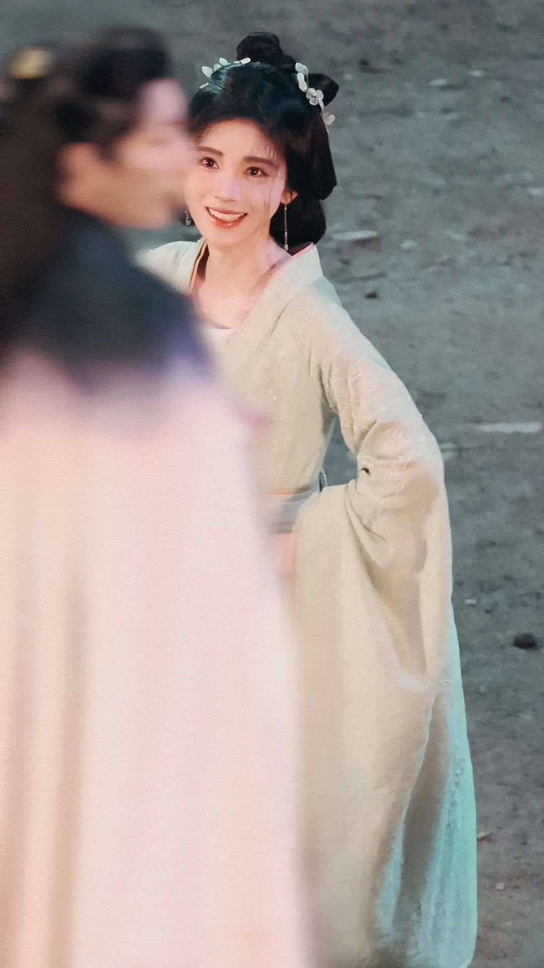 The Revival of Cheongsam among High School Students:Embracing Traditional Elegance in Modern Times