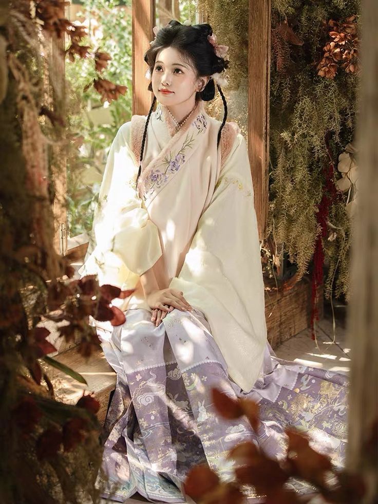 Embracing the New Sino-Chic Style:A Light Green Cheongsam Revolution