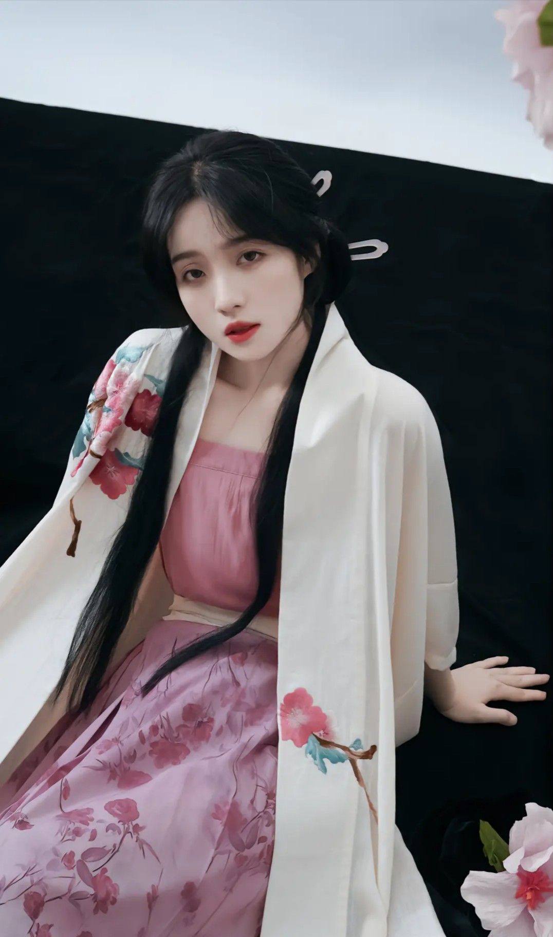 Wine Red Seven-Quarter Length Sleeve Cheongsam:A Blend of Tradition and Modern Elegance Wine Red Seven-Quarter Length Sleeve Cheongsam:A Blend of Tradition and Modern Elegance