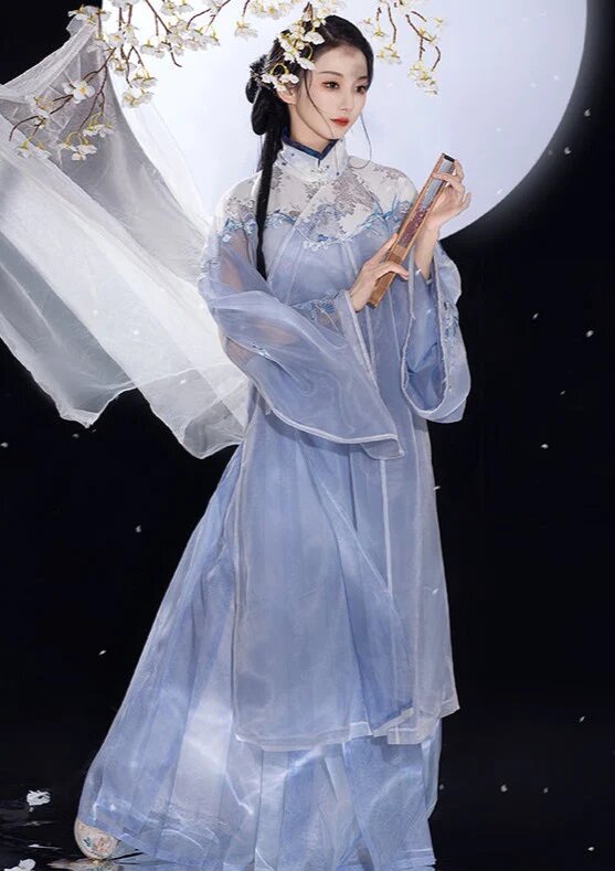Engaged:The Story of a Traditional Horseface Skirt and Blouse in a Changing Era Engaged:The Story of a Traditional Horseface Skirt and Blouse in a Changing Era