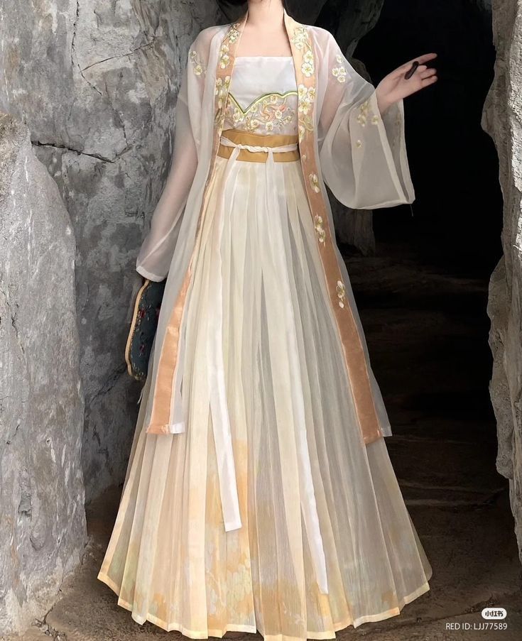 A Complete Guide to Traditional Hanfu Headwear for a 13-Year-Old