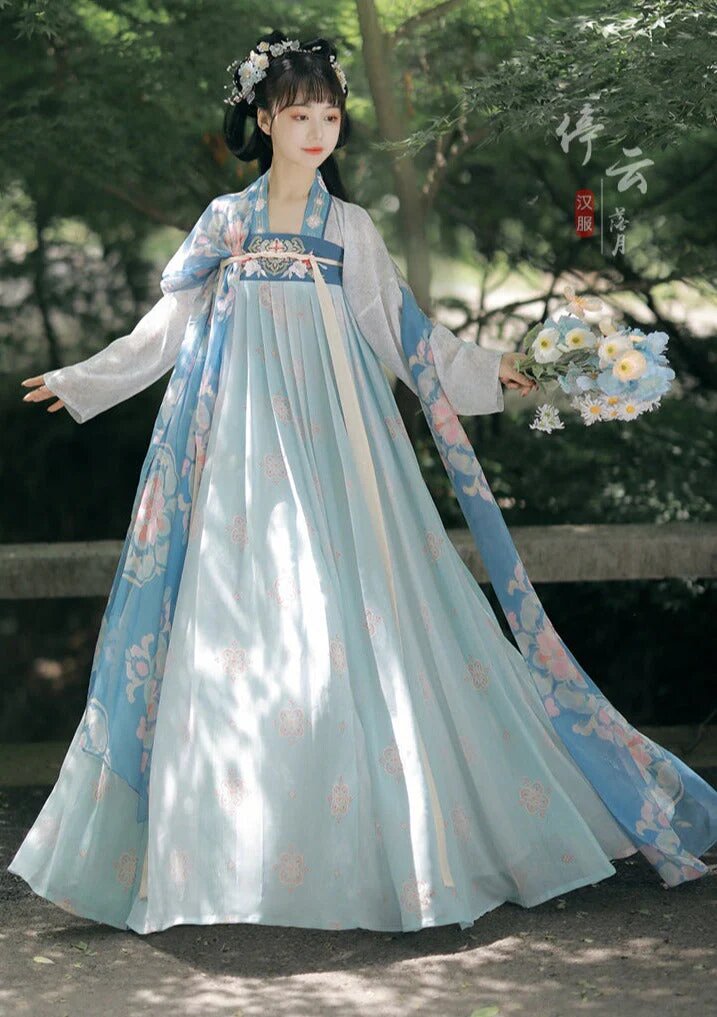 The Splendor of Traditional Chinese Clothing in the Painted Hall:The Story of Hanfu 汉服) The Splendor of Traditional Chinese Clothing in the Painted Hall:The Story of Hanfu 汉服)