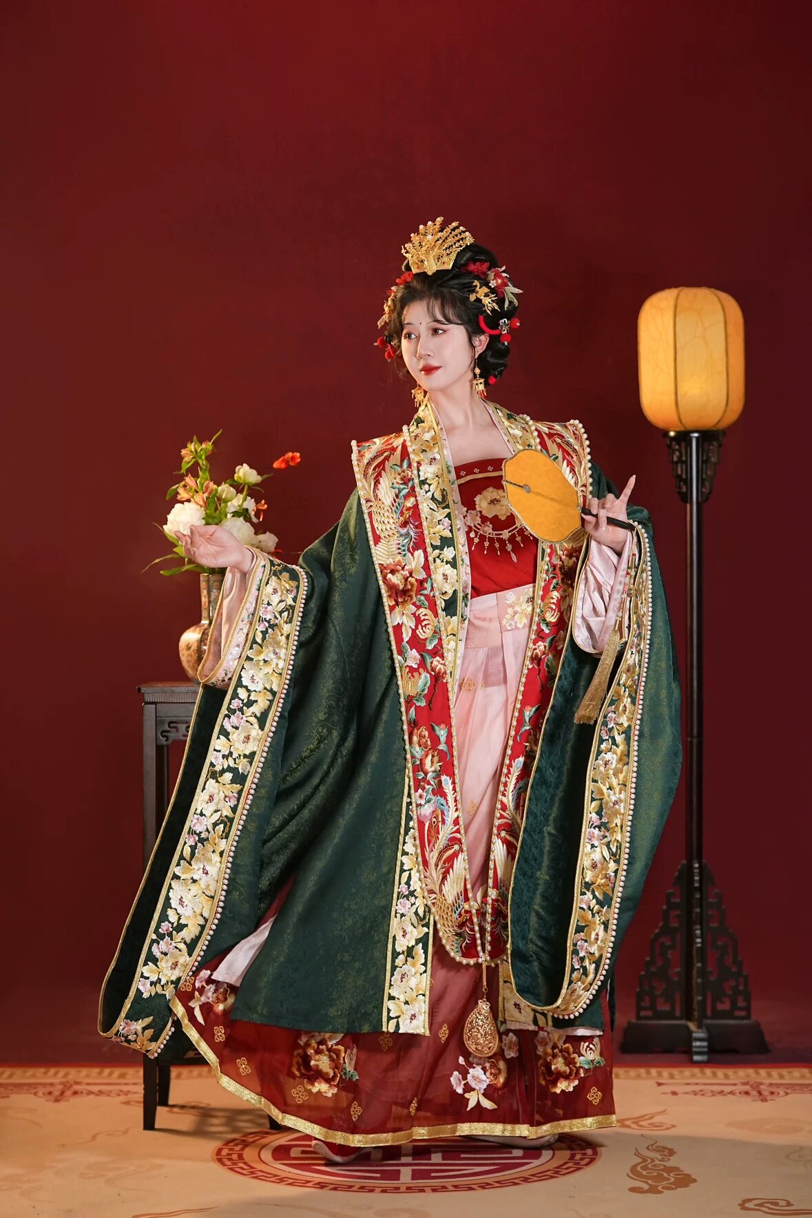 The Enchantment of a Red Qipao for an Engagement Ceremony:A Long-lasting Tradition