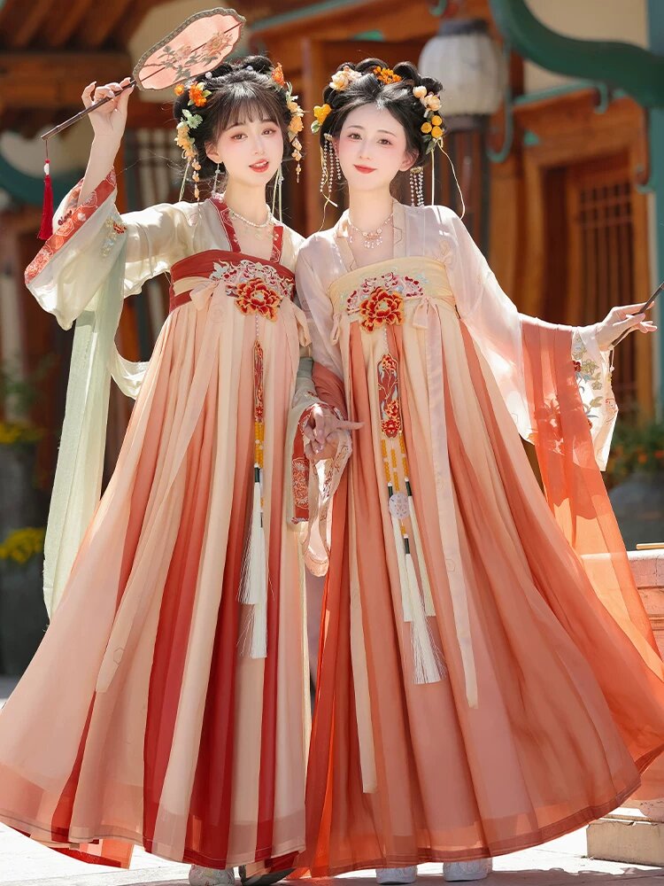 The Charm of Cheongsam Suites:A Closer Look at the Traditional Chinese Dress