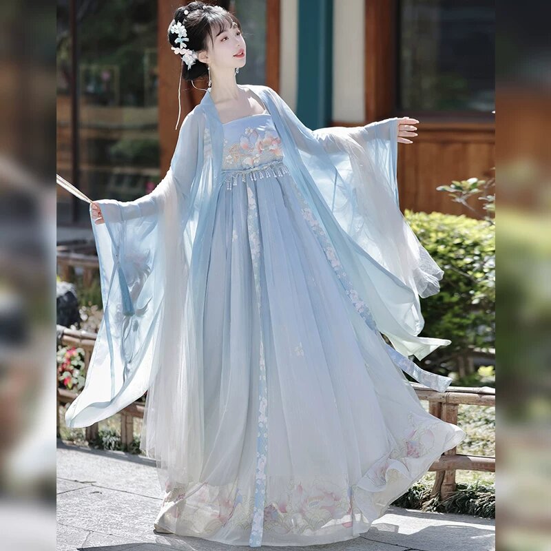 A Pink Cheongsam Brides Engagement Ceremony