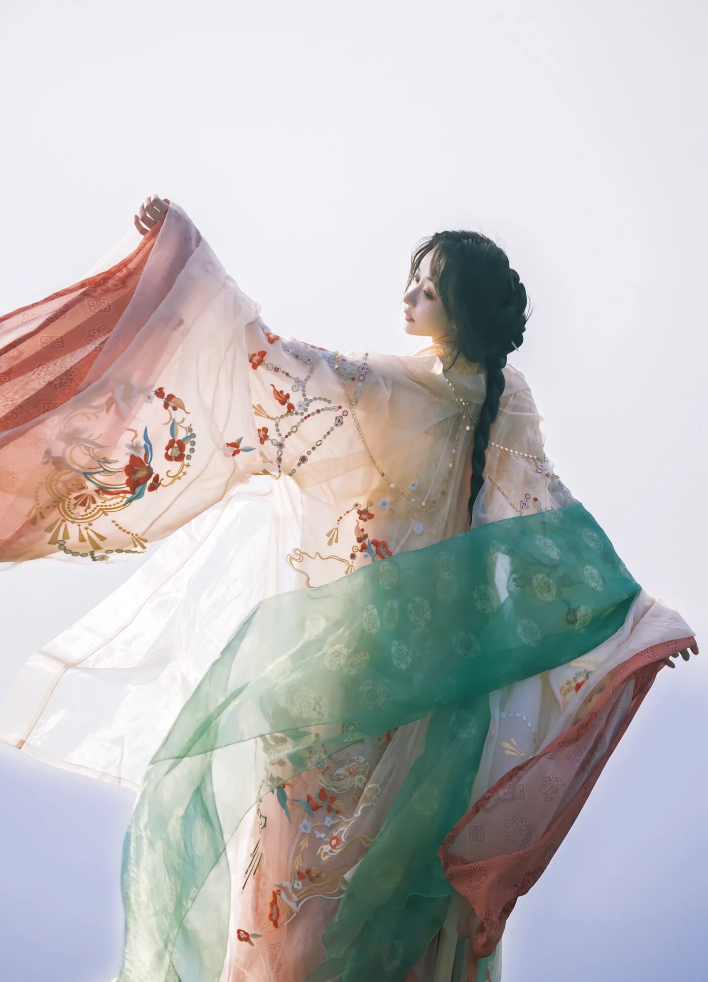 Summer Hanfu Fashion for Teen Girls:Embracing Traditional Elegance