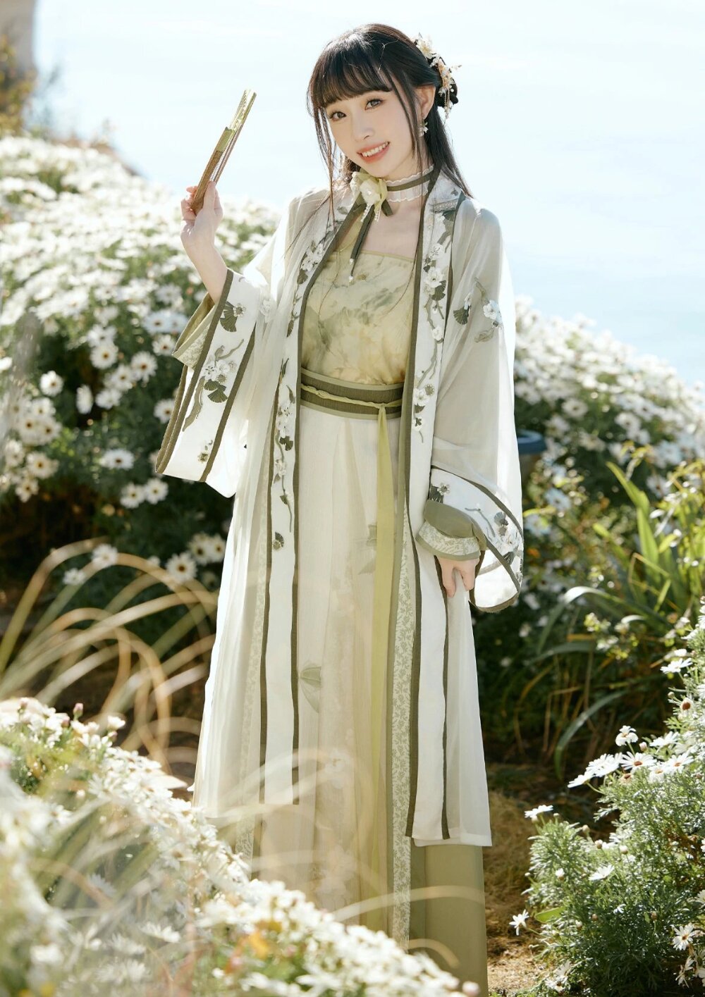 Summer Hanfu Fashion for Elementary School Girls:A Guide to Traditional Chinese Attire