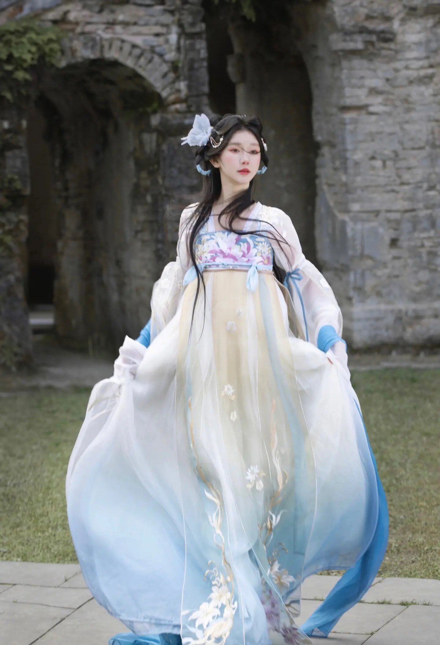 The Mid-Age Elegance of Sleeve-Bearing Cheongsam:Embracing the 40s and 50s