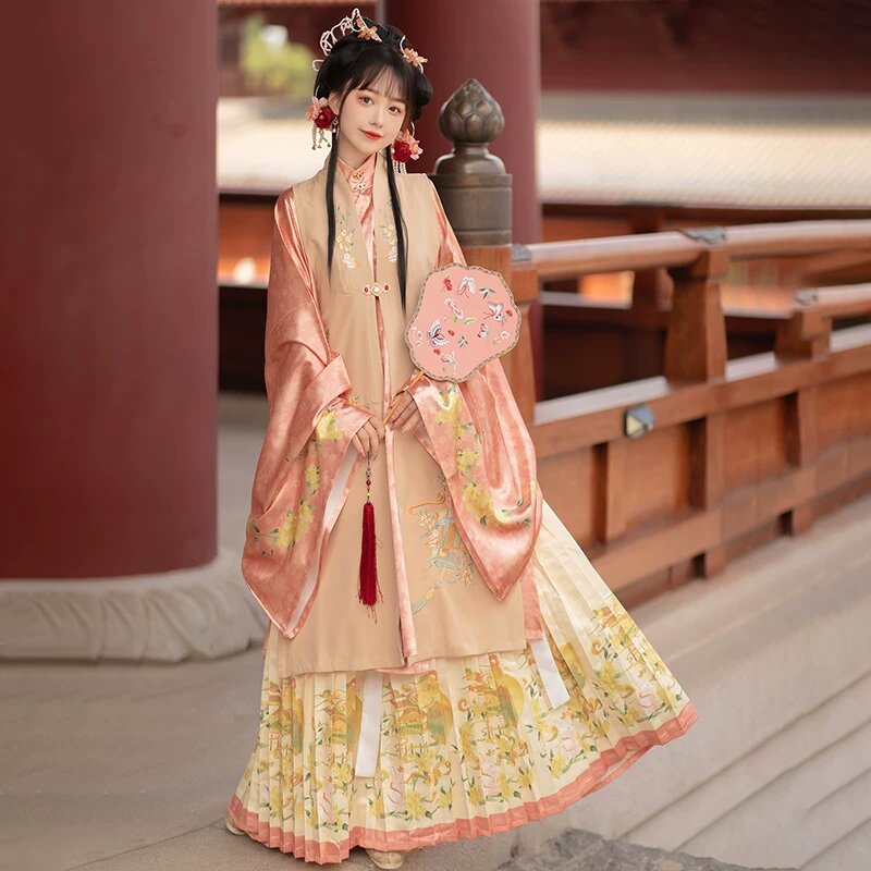 Traditional Tang-Style Hanfu Womens Blouse:A Blend of Ancient Elegance and Modern Charm