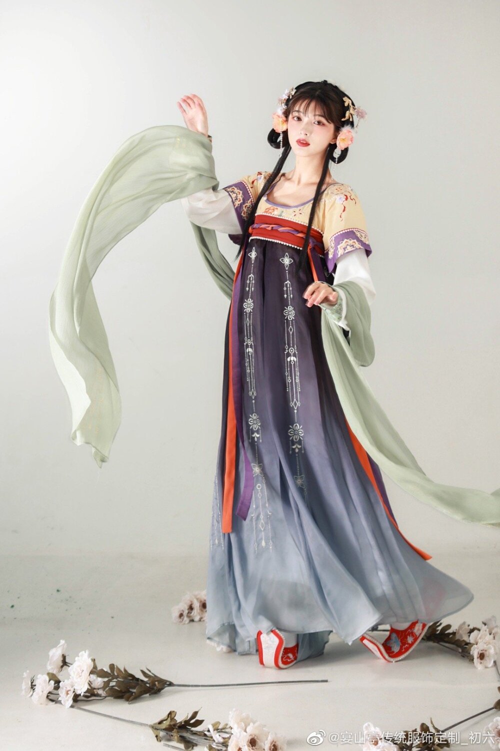 Qingyun Nishan Original Hanfu:The Revival of Traditional Chinese Elegance Qingyun Nishan Original Hanfu:The Revival of Traditional Chinese Elegance