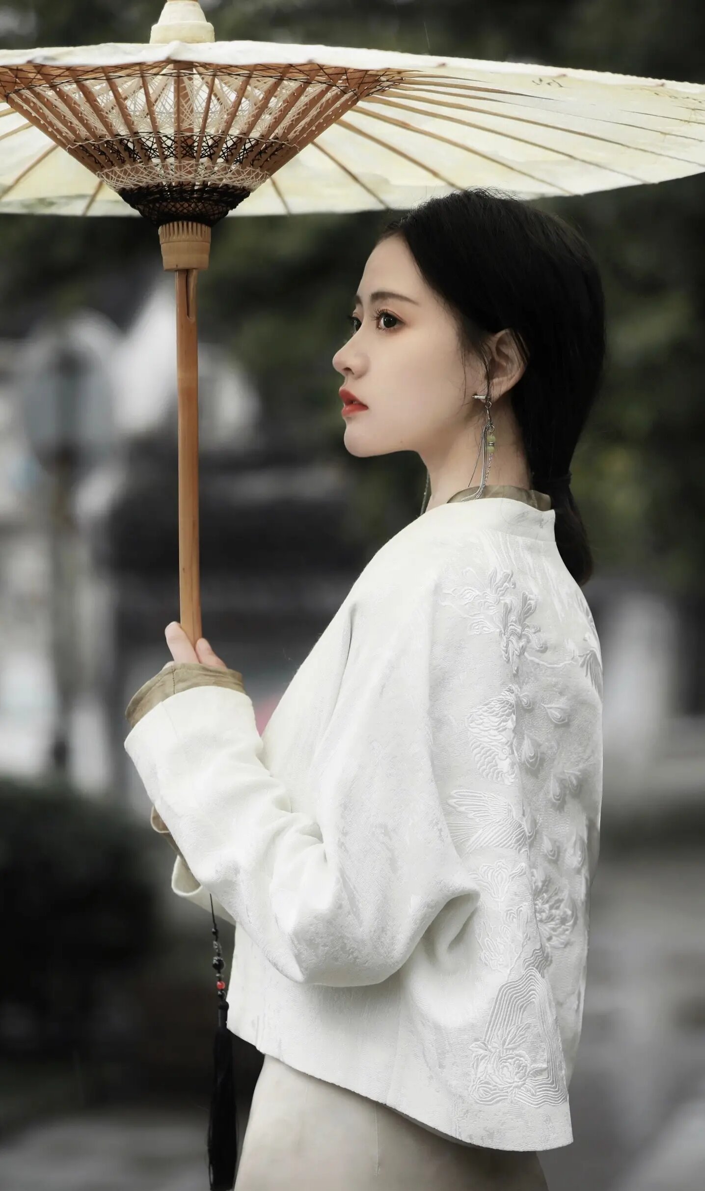 The Fashionable Ma-Face Skirt:A Journey into Traditional Elegance