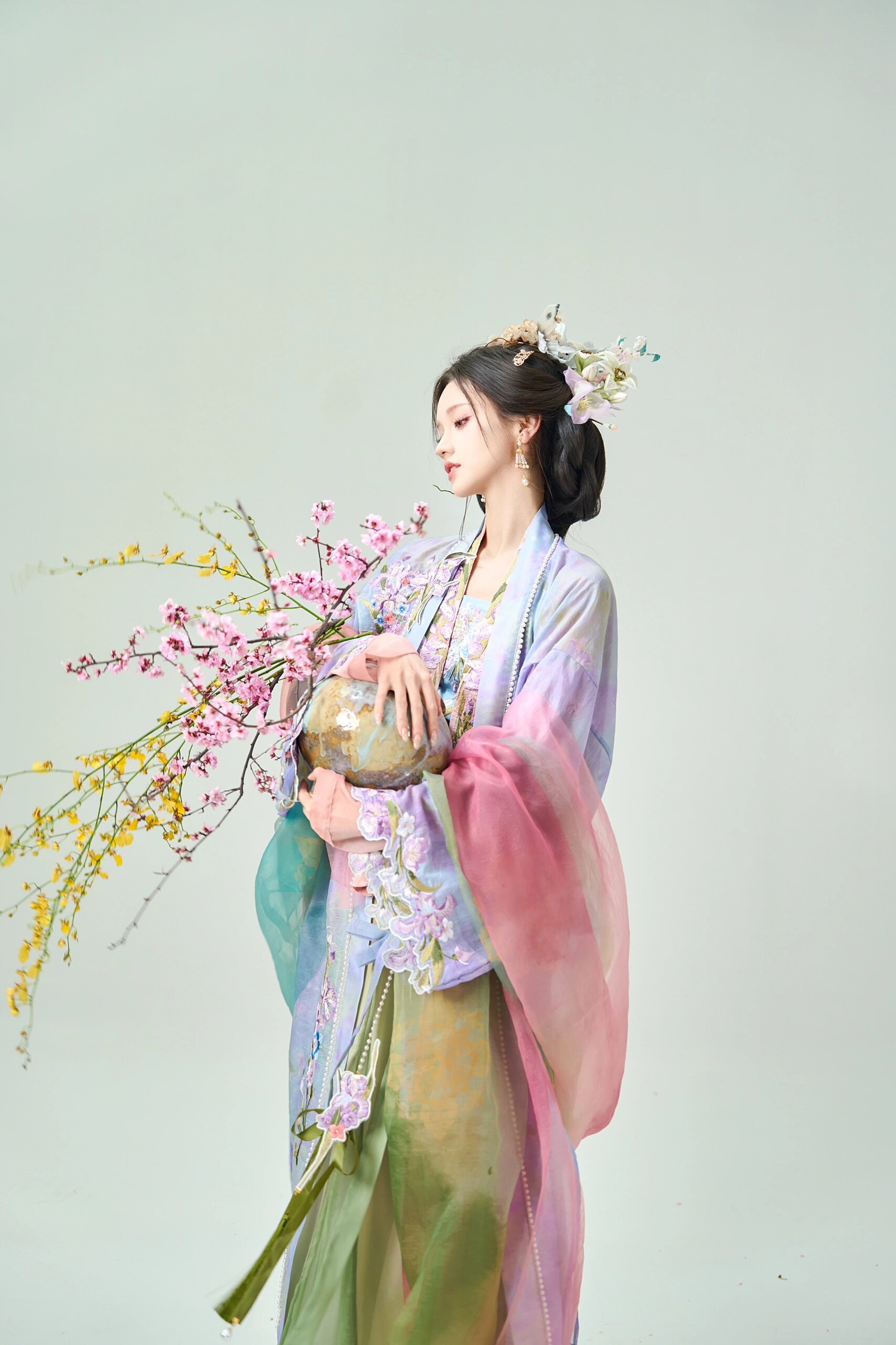 Original Hanfu Boutique:The Journey of Yushu Craftsmanship Original Hanfu Boutique:The Journey of Yushu Craftsmanship