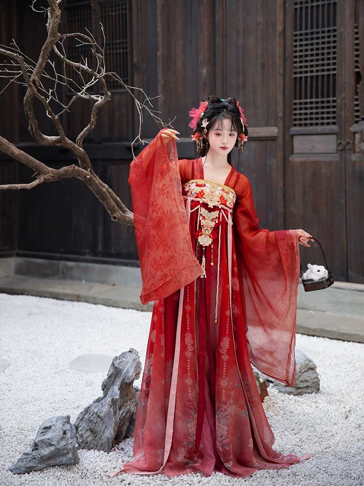 The Splendor of Ming-Style Hanfu Wedding Gowns:A Journey into Traditional Chinese Marital Attire