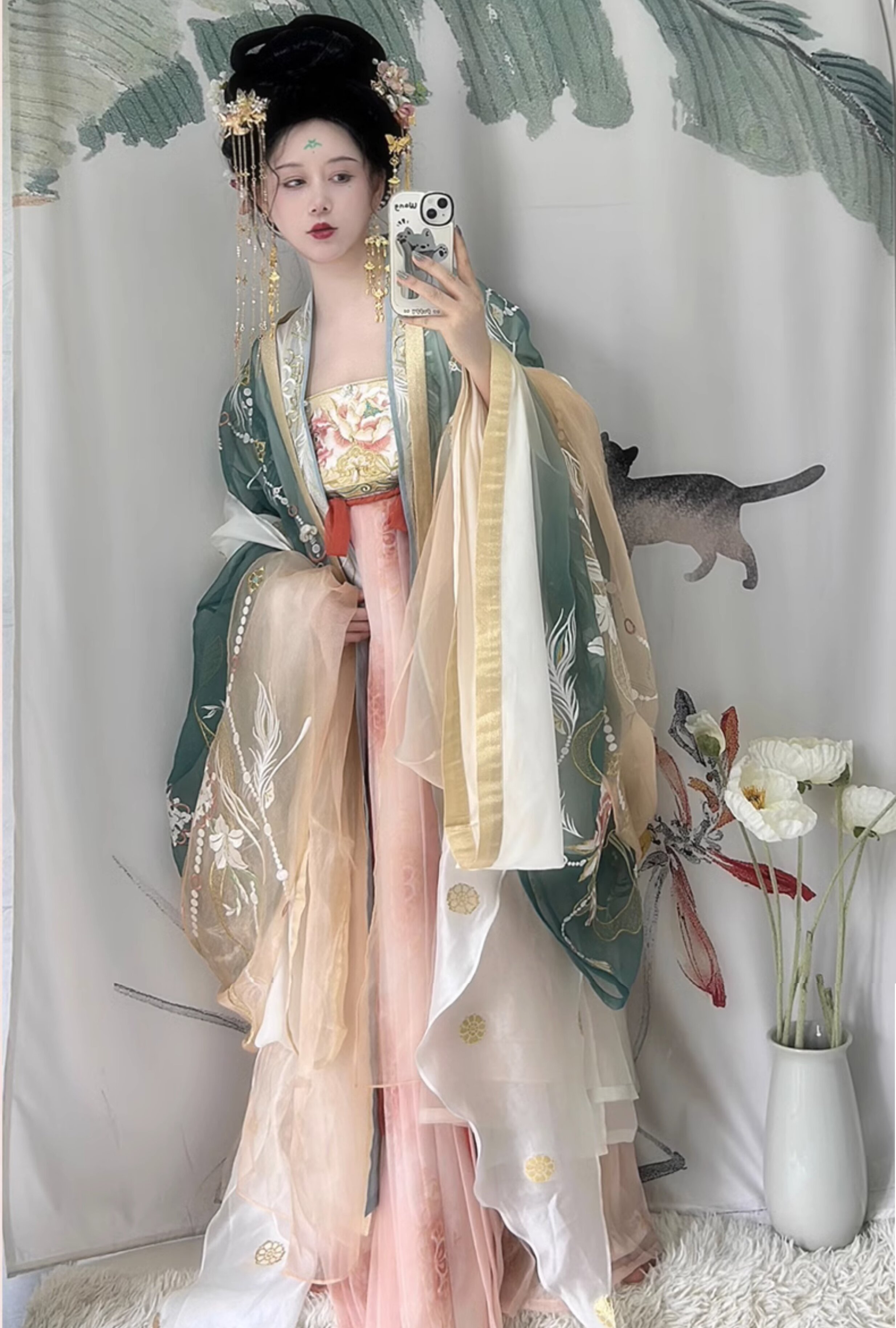 The Evolution of Hanfu to Ming-Style Clothing:A Look into the Post-Press Ming Fashion The Evolution of Hanfu to Ming-Style Clothing:A Look into the Post-Press Ming Fashion