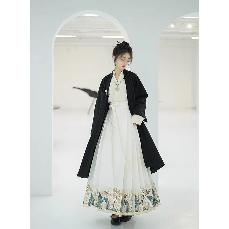 The Splendor of Li Susu:Exploring the World of Changyue Jinmings Hanfu Fashion The Splendor of Li Susu:Exploring the World of Changyue Jinmings Hanfu Fashion