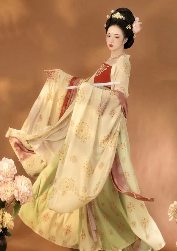 Adult Hanfu Fashion for Women:The 20-Year-Olds Embracing of Traditional Elegance